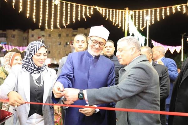 محافظ الإسماعيلية ومفتي الجمهورية يفتتحان معرض «مبادرة عيدك عيدنا»