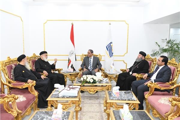 محافظ قنا يستقبل وفود كنائس المحافظة لتقديم التهنئة بعيد الفطر المبارك