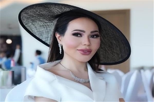 أسما إبراهيم بإطلالة ملكية في كأس دبي العالمي للخيول