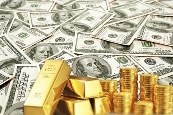 بلومبرج: الذهب يواصل مساره الهابط وسط تراجع الرهانات الصعودية