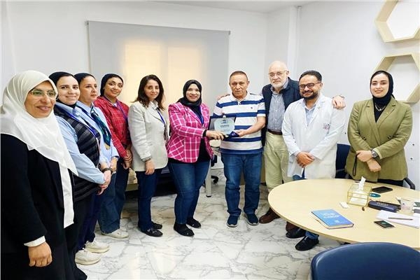 وفد المركز الإفريقي لخدمات صحة المرأة يزور مستشفى نيل الأمل