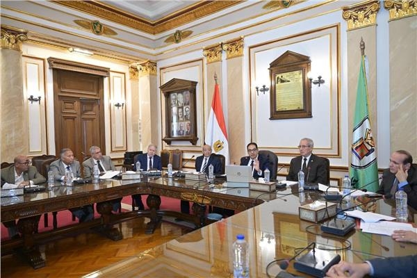 رئيس جامعة القاهرة: حريصون على حوكمة مشروع الإسكان ومتابعة تنفيذه بكل جدية