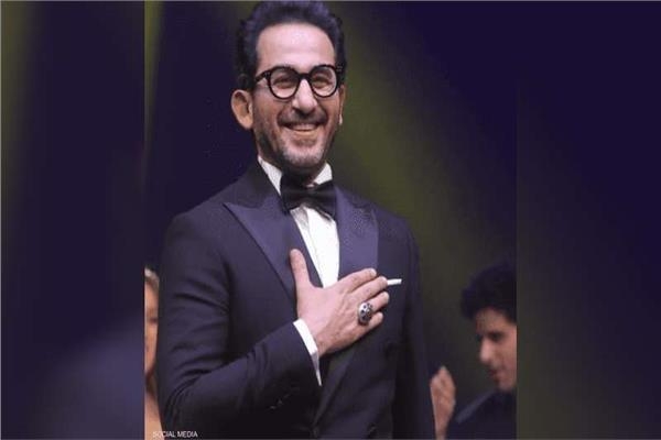 «أحمد حلمي» يهدي تكريم مهرجان مالمو إلى 4 سيدات