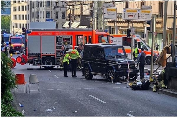 الشرطة الألمانية: إصابة 8 أشخاص ثلاثة منهم في حالة خطرة بحادث الدهس