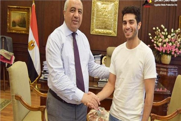 مينا مسعود يزور مدينة الإنتاج الإعلامى ويشيد بإمكانياتها