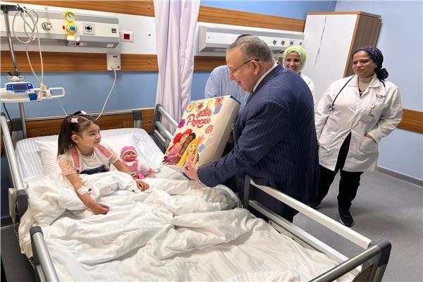 نقيب الأشراف يزور مستشفى الناس: صرح طبي عملاق في الجمهورية الجديدة