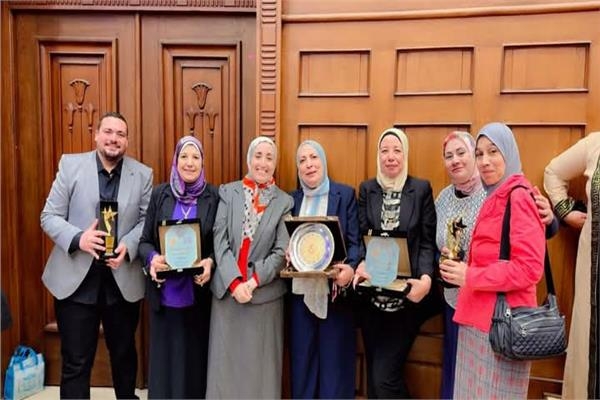 تكريم رموز التمريض بالإسكندرية في احتفالية اليوم العالمي