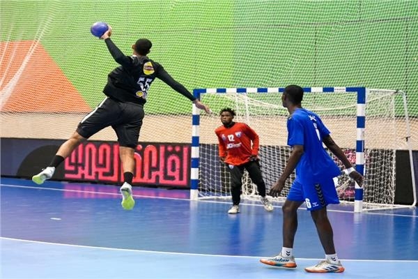 «رجال يد الأهلي» يتأهل لنصف نهائي كأس الكؤوس بالفوز على كينشاسا