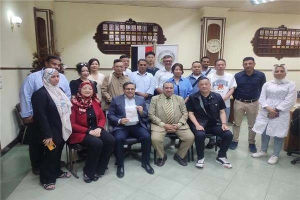 بحوث القطن يستقبل وفد صيني لبحث التعاون من الزراعة للتصنيع