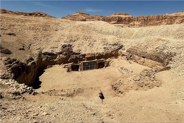 بعد أكثر من نصف قرن.. الكشف عن اسم وألقاب صاحب مقبرة «Kampp23» بالأقصر