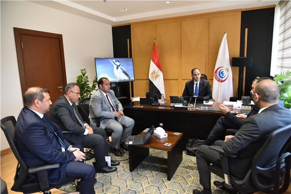 بحث إمكانية تدريب الأطباء على استخدام تقنيات الذكاء الاصطناعي