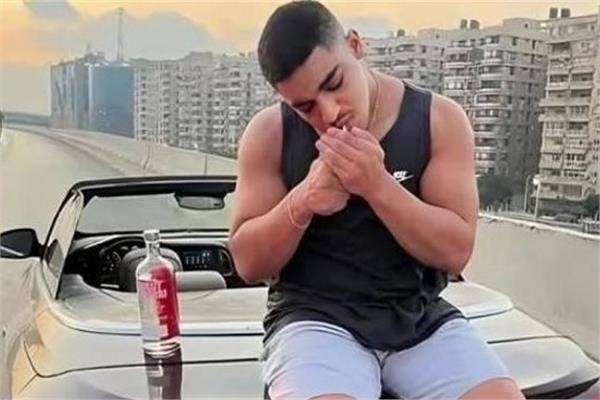 طفل المرور يغادر قسم المقطم بعد إخلاء سبيله بكفالة 20 ألف جنيه
