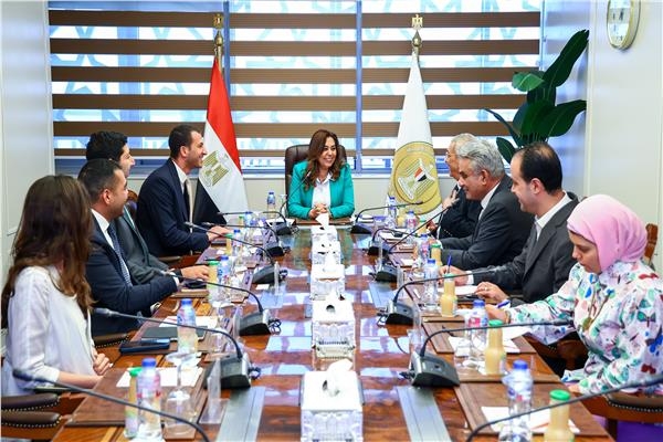 منال عوض تبحث التعاون المشترك مع «انطلاق» و«رابيت موبيليتى»