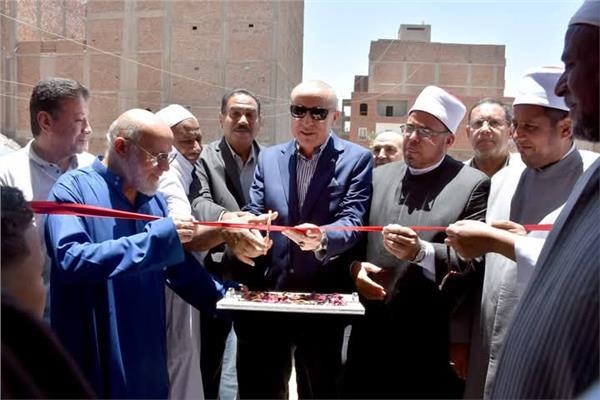 محافظ الأقصر يفتتح مسجد الحاج يوسف بدوى بمنطقة حوض الـ 18 بمدينة الأقصر