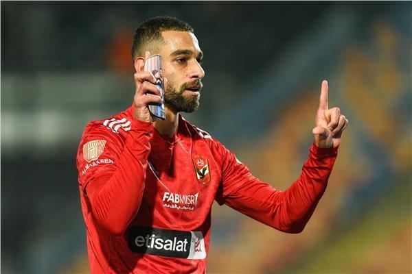 عمرو السولية يودع الأهلي بعد 9 سنوات ونصف: فخور بالرحلة… وانتهت مغامرة الرقم 17