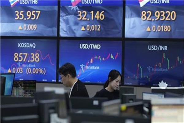 تصاعد التوتر التجاري بين واشنطن وبكين يهوي بالأسواق الآسيوية