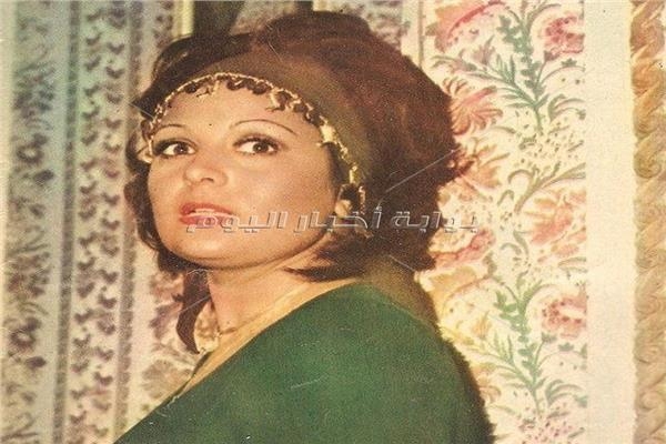 في ذكري ميلادها.. سر استبعاد زيزي مصطفى من فيلم «أبي فوق الشجرة»