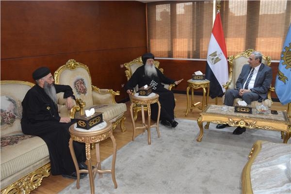 مطران طنطا ووفد كنسي يهنئون محافظ الغربية بعيد الأضحى المبارك