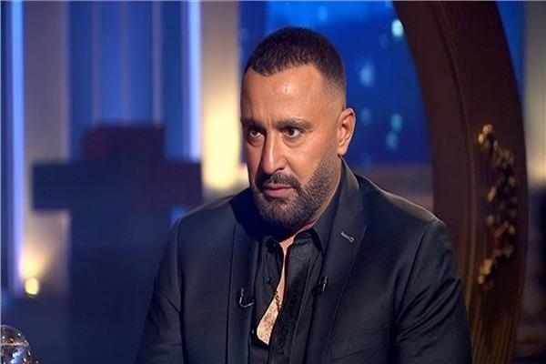 أحمد السقا يوضح حقيقة نشره "البوست" المثير للجدل بشأن طليقته
