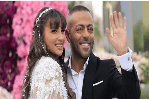 نانسي نور تغني لزوجها تامر عاشور في برنامج "معكم منى الشاذلي"