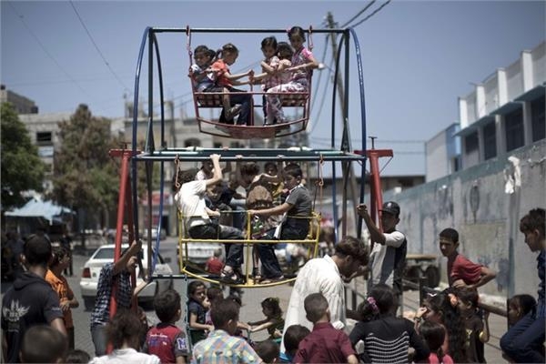 بين القصف والأراجيح المحطمة.. أي عيد يعرفه أطفال غزة؟