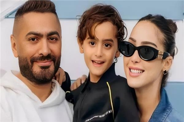 «أجرى عدد من العمليات».. تامر حسني يكشف الحالة الصحية لابنه آدم