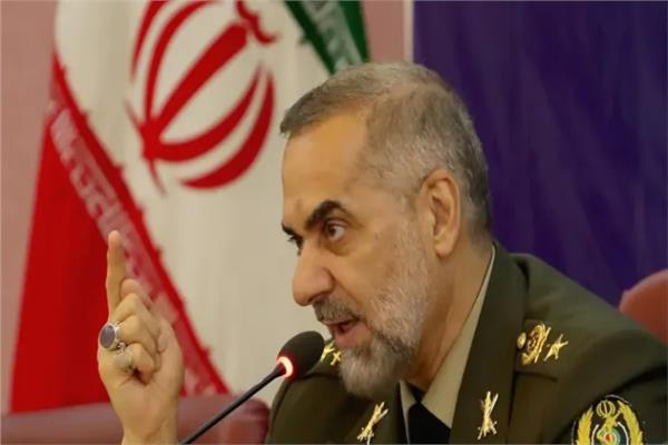 إيران تهدد بضرب القواعد الأمريكية وواشنطن تجلي موظفي سفارتها في بغداد