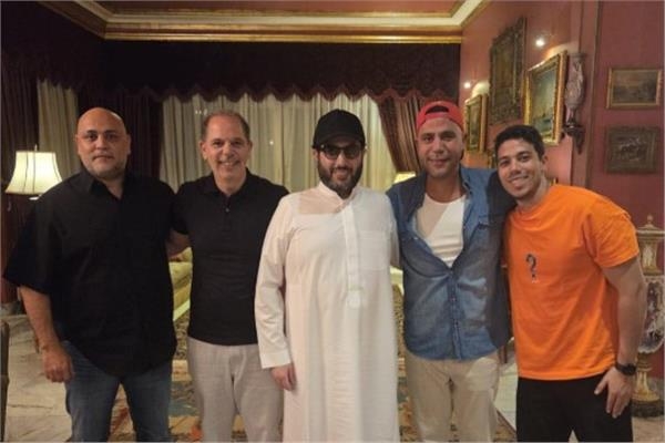 ضربات في منتصف الجبهه.. تركي آل الشيخ يكشف تفاصيل مقابلته مع عادل إمام