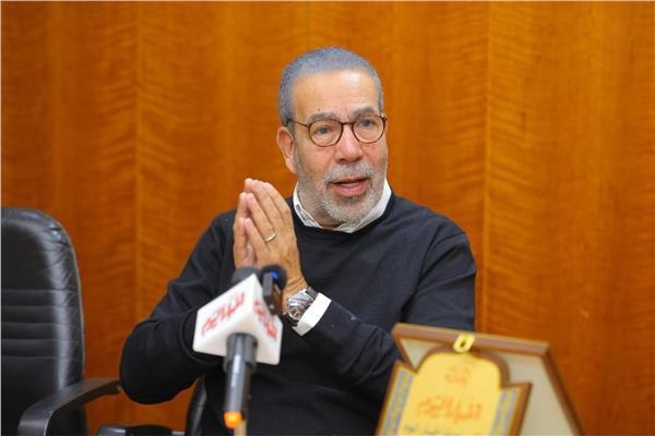 مدحت العدل يعلن موافقة المؤلفين والملحنين على استخدام صوت أم كلثوم في «فات الميعاد»