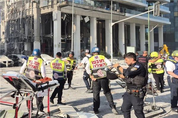 جيش الاحتلال: نعمل في 4 مواقع أصابتها الصواريخ الإيرانية