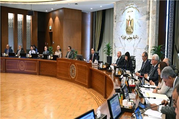 رئيس الوزراء يترأس اجتماع اللجنة العليا لضبط الأسواق وأسعار السلع