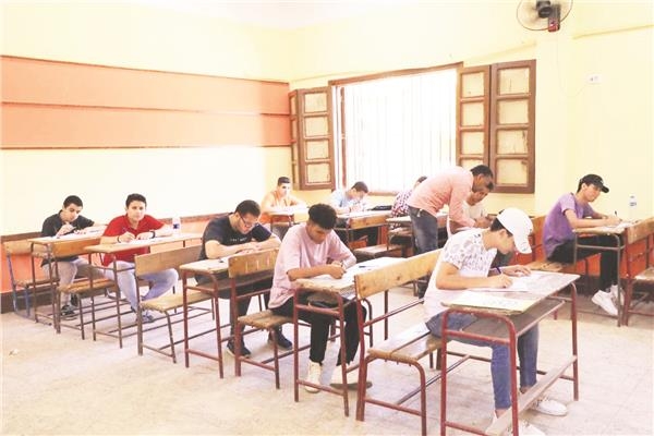 الشكاوى من المعلمين وليس الطلاب.. بداية هادئة لامتحانات «الثانوية العامة»