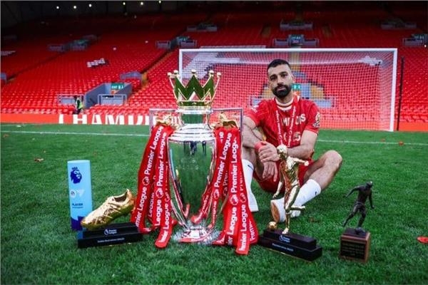 شاهد.. محمد صلاح يستمتع بالإجازة مع حجازي وعبدالله السعيد