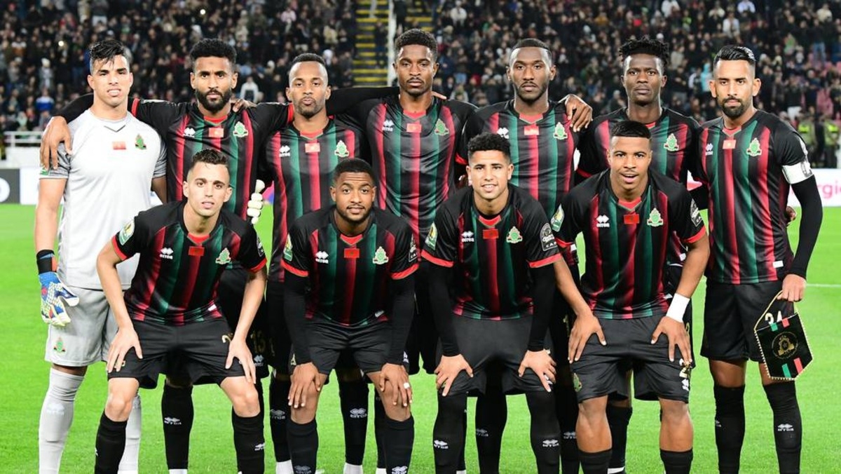 الجيش الملكي يحط الرحال بمصر لمواجهة بيراميدز