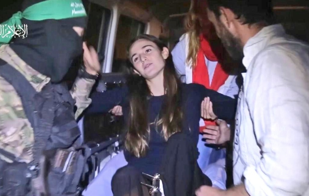 عائلات الأسرى الإسرائيليين تطالب حكومة نتنياهو بوقف 'الجنون' في غزة