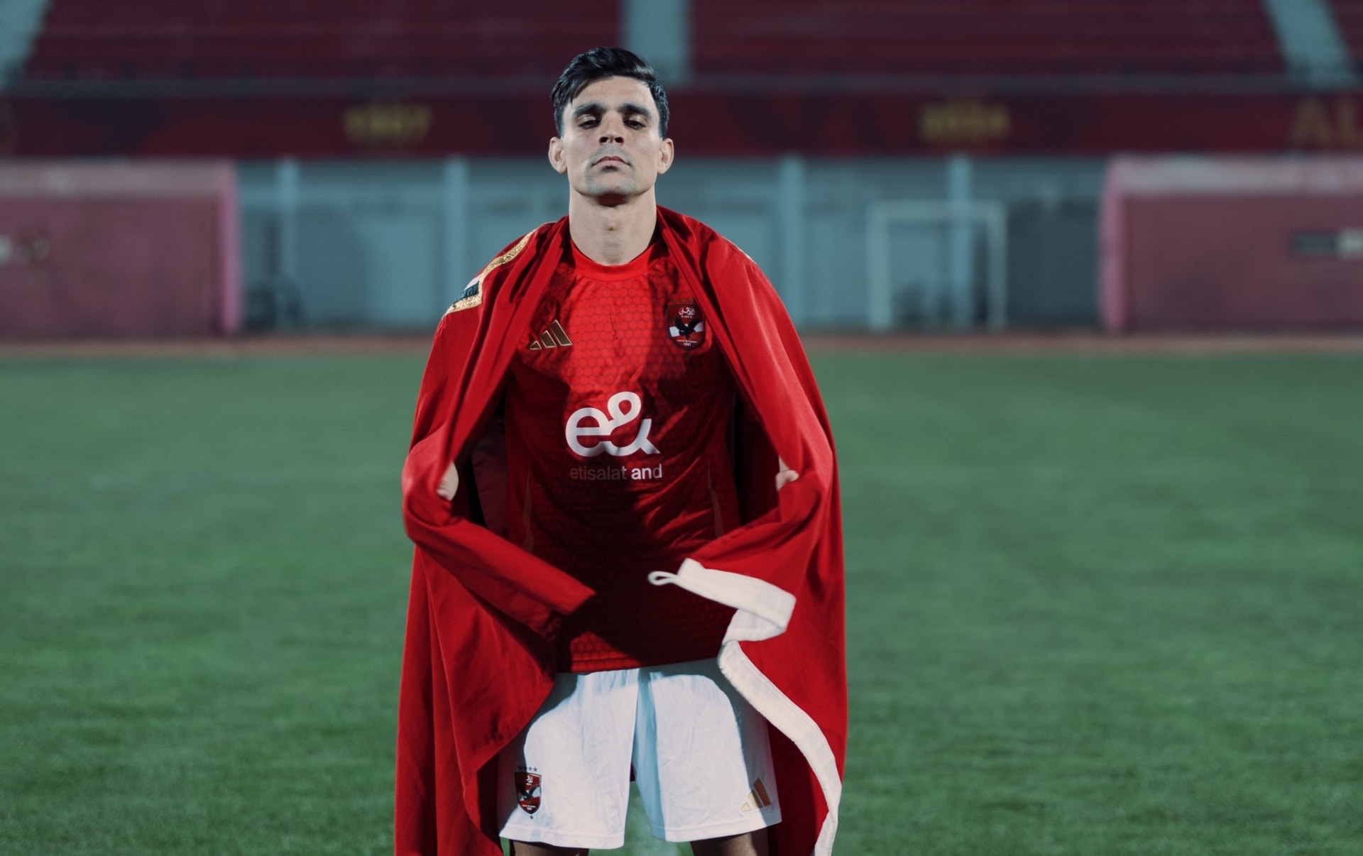 بنشرقي يحدد اللاعب المغربي الذي يتمنى انضمامه للاهلي