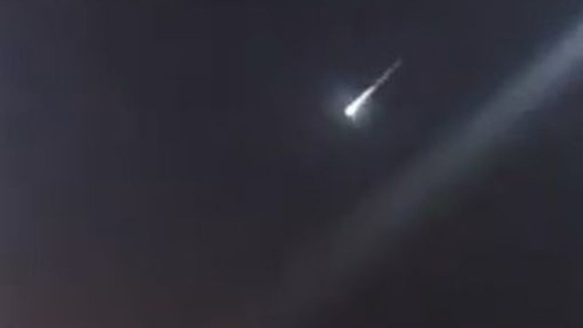 نيزك ضخم يخترق سماء عدة مدن مغربية 'فيديو'