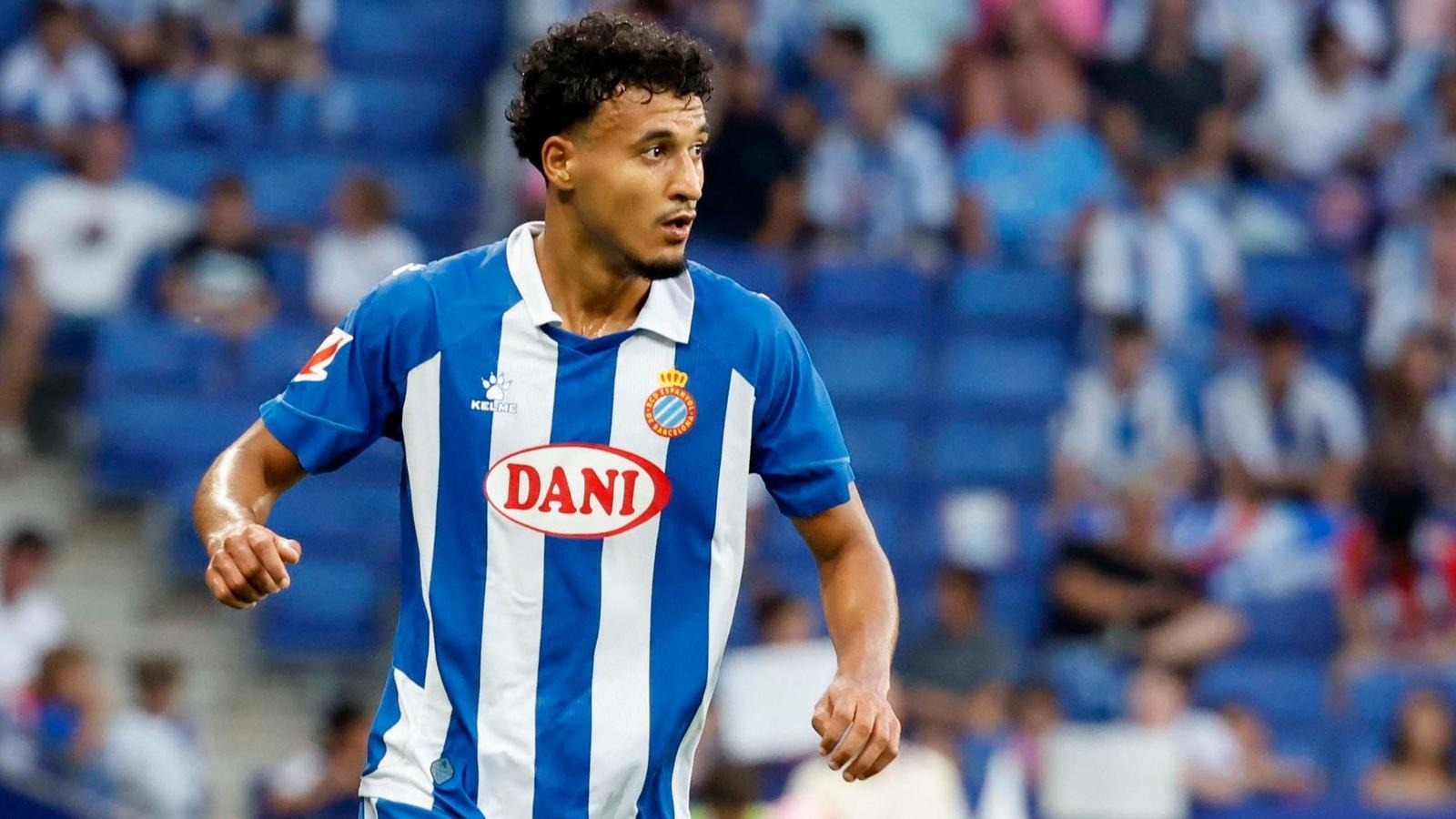 عمر الهيلال: موهبة مغربية تضيء سماء إسبانيا والمفاجأة في العروض