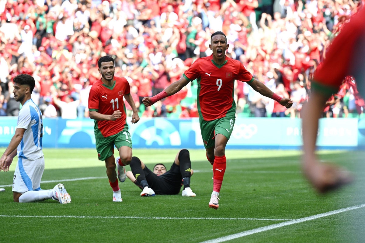 بنفيكا يرفع عرضه المالي لضم مدافع منتخب المغرب في الميركاتو الصيفي