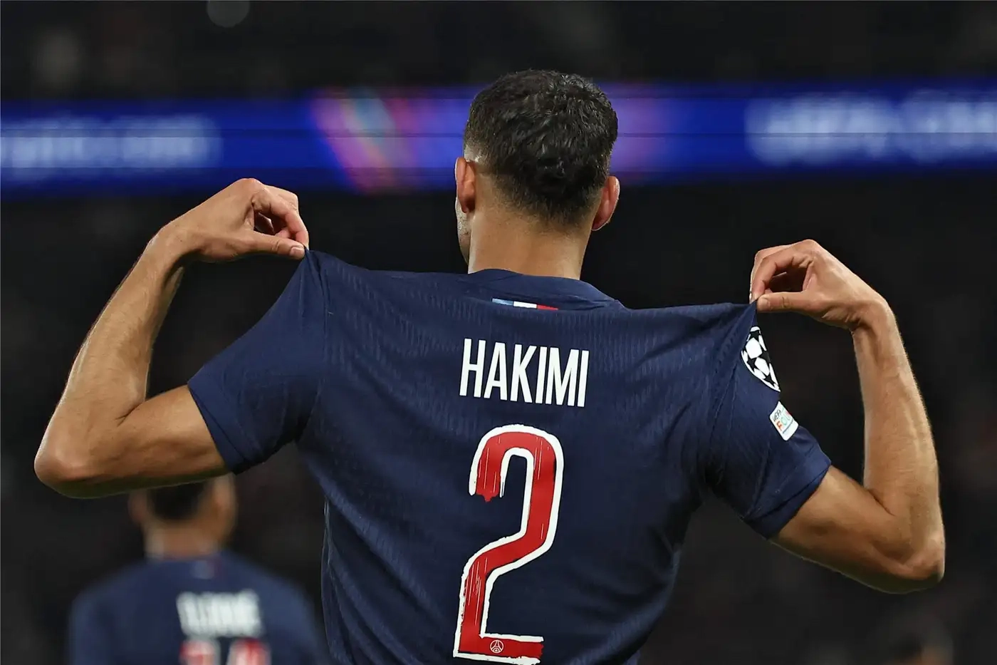 أشرف حكيمي وحلم العودة إلى ريال مدريد.. هل يُحقق تشابي ألونسو أمنية النجم المغربي؟