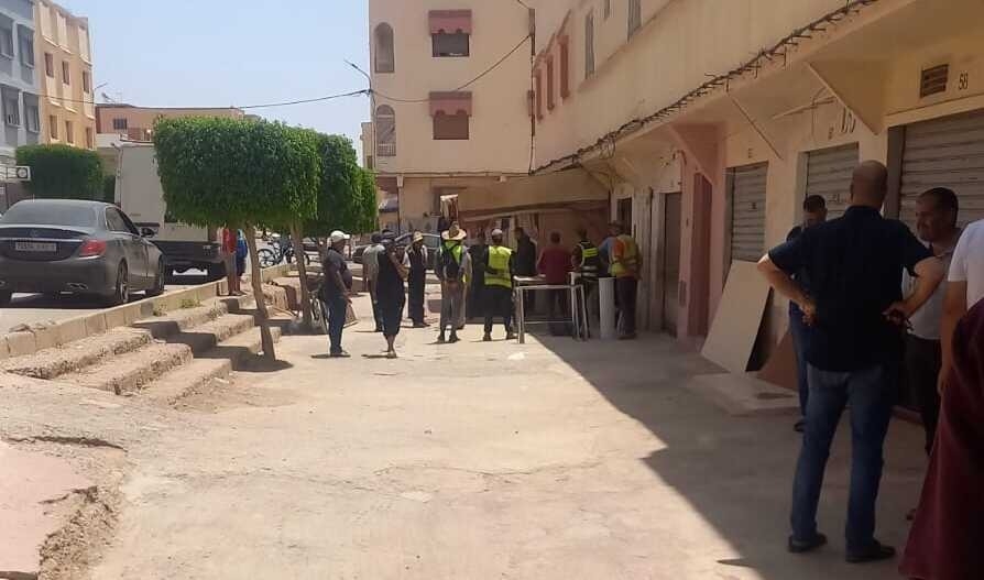 الناظور.. تحرير زايو بالجرافة والتجار في سكرات الموت الإقتصادي