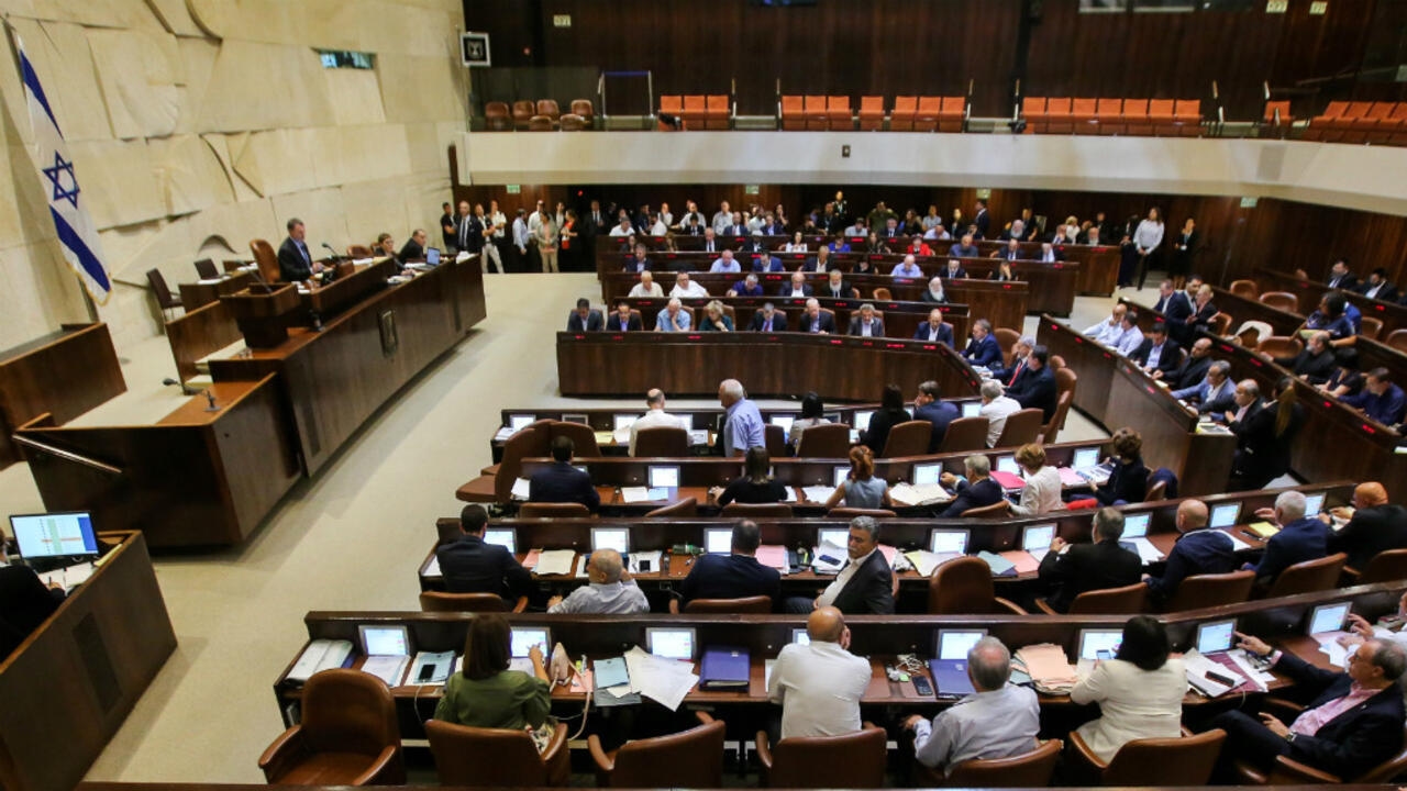 دولة الاحتلال تمنع توظيف المعلمين الذين درسوا في جامعات فلسطينية
