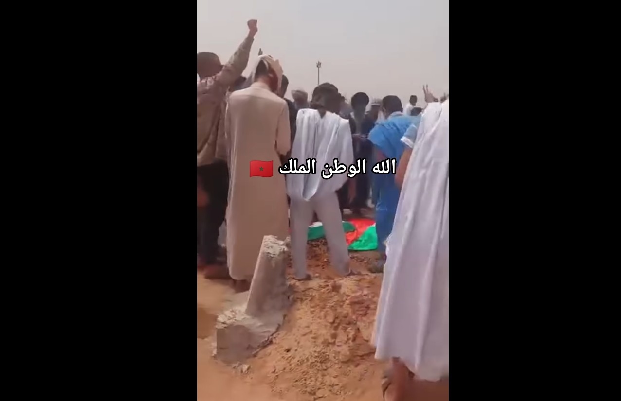 رفع علم 'البوليساريو' في جنازة يثير الجدل بكلميم