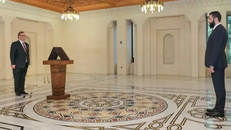 محافظ «المركزي»: سوريا ستعود إلى نظام سويفت
