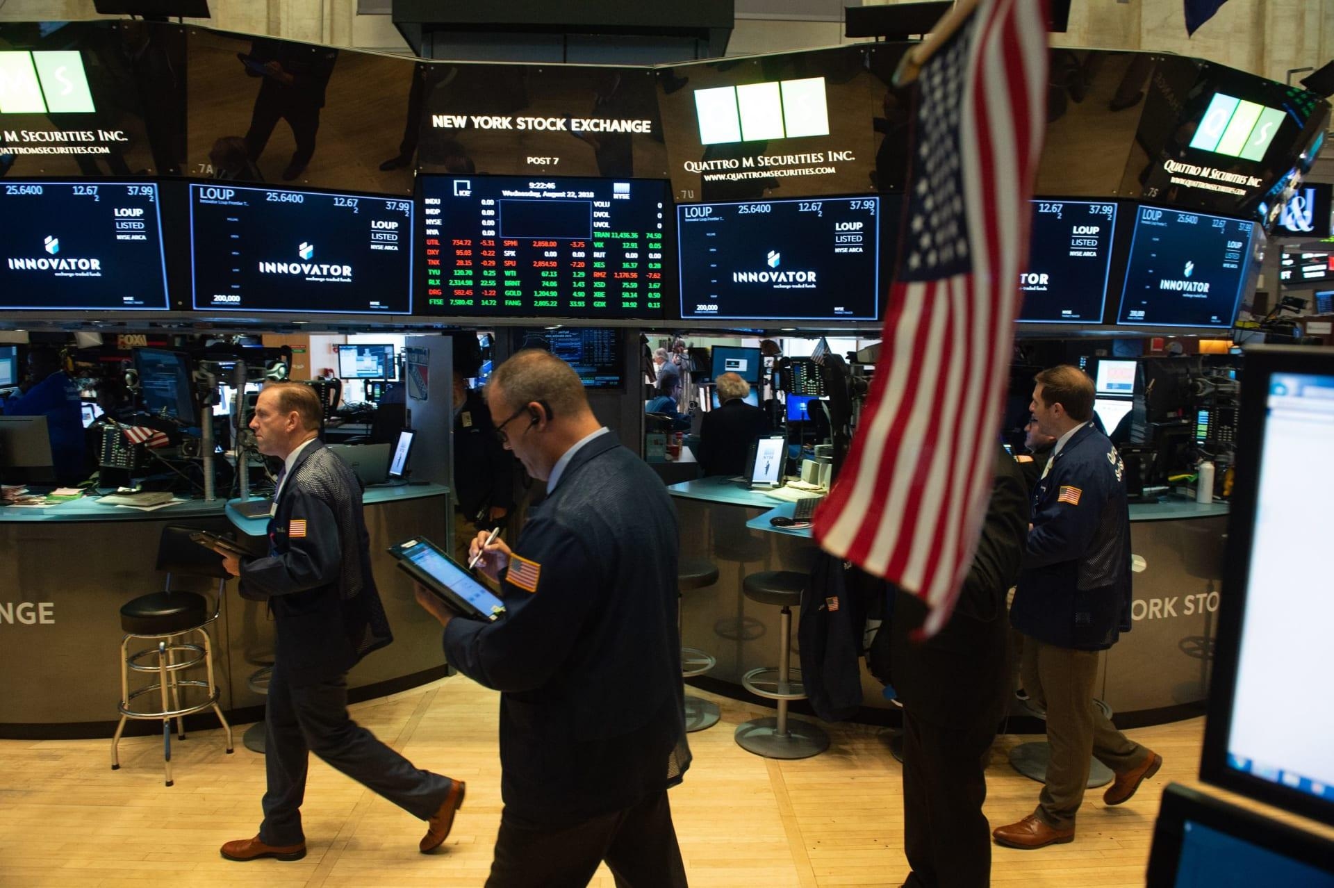 الأسهم الأمريكية تغلق الجمعة متراجعة بعد تهديد ترامب بفرض رسوم 35% على كندا