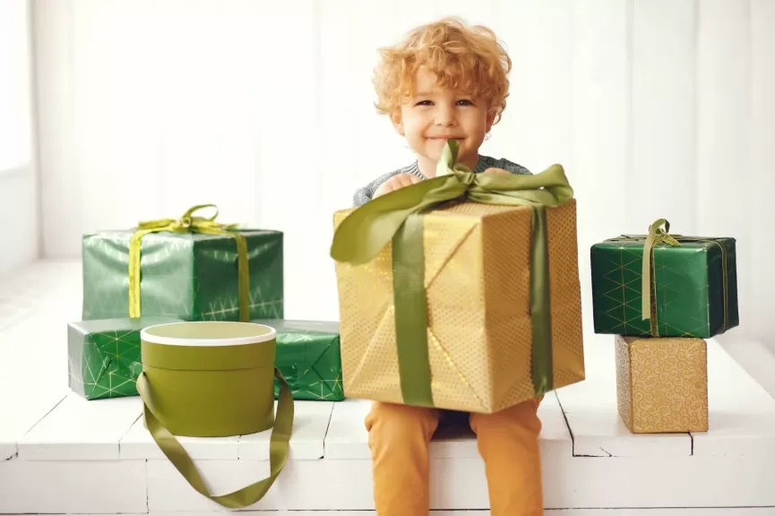 10 أفكار لهدايا أطفال لا تُنسى لكل مناسبة