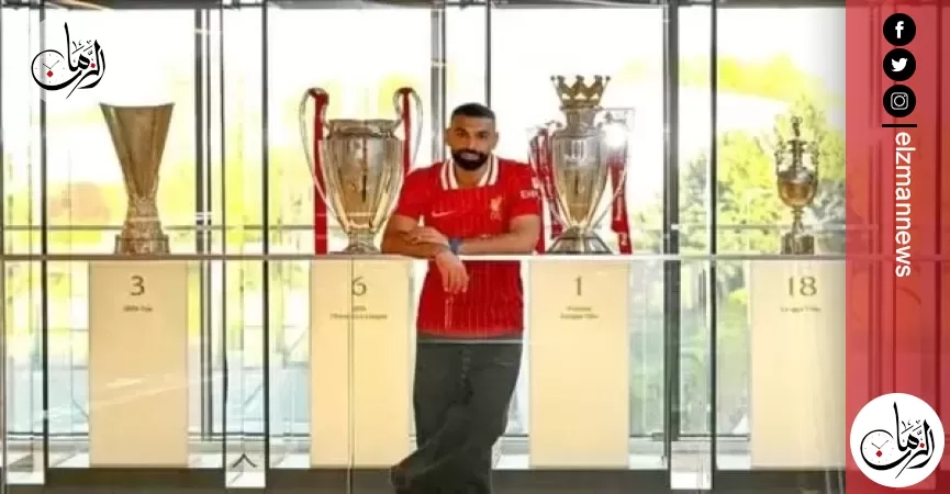 صلاح يتسلم جائزة أفضل لاعب في الدوري الإنجليزي من رابطة الكتاب