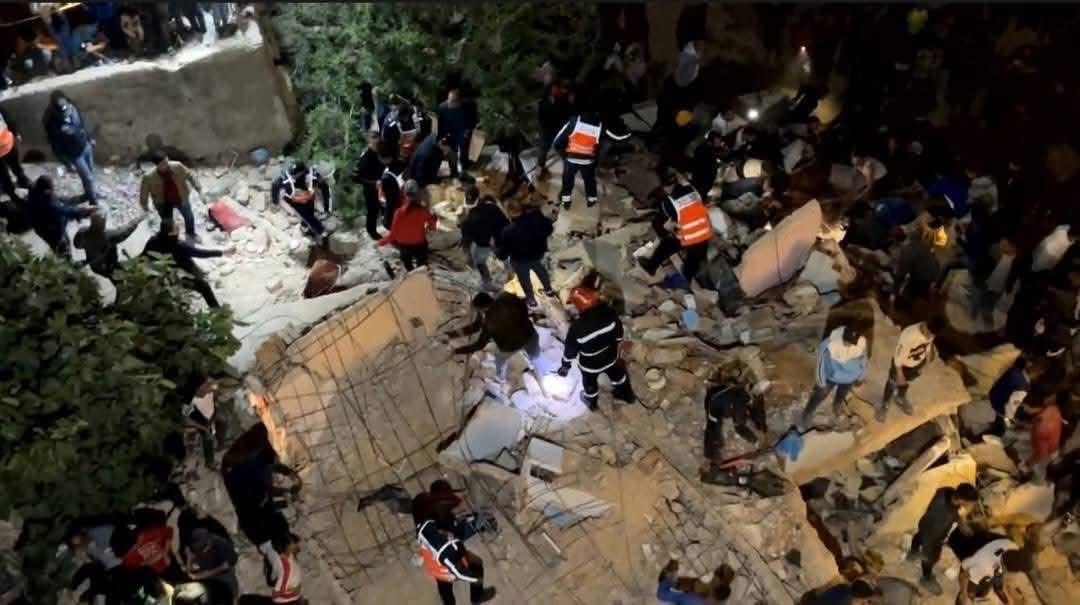ارتفاع حصيلة ضحايا انهيار عمارة سكنية بفاس (السلطات المحلية)