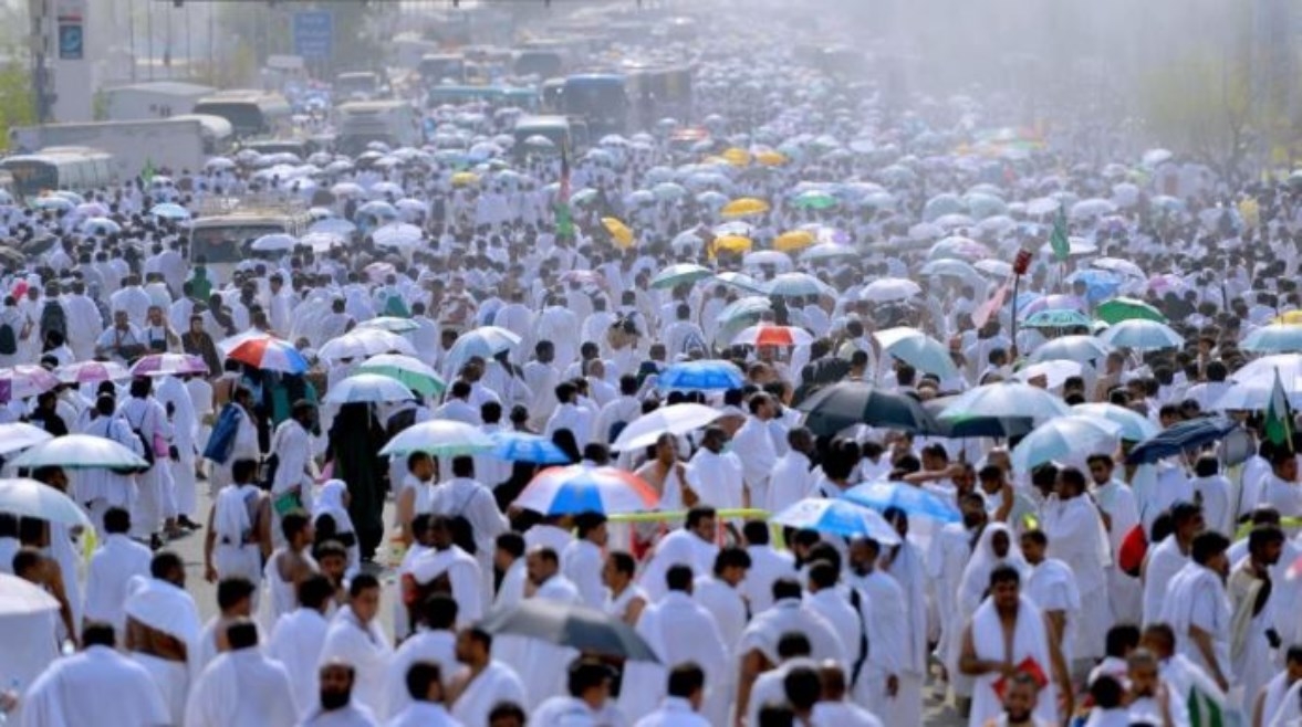 السعودية تعلن تسجيل حالات إجهاد حراري بين الحجاج وتحذيرات من التعرض للشمس