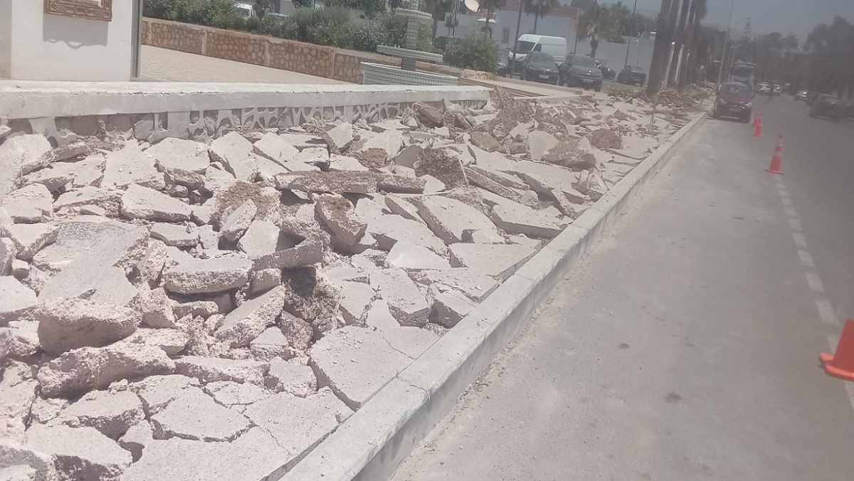 أكادير: إزالة تبليط مغشوش بجوار مسجد لبنان